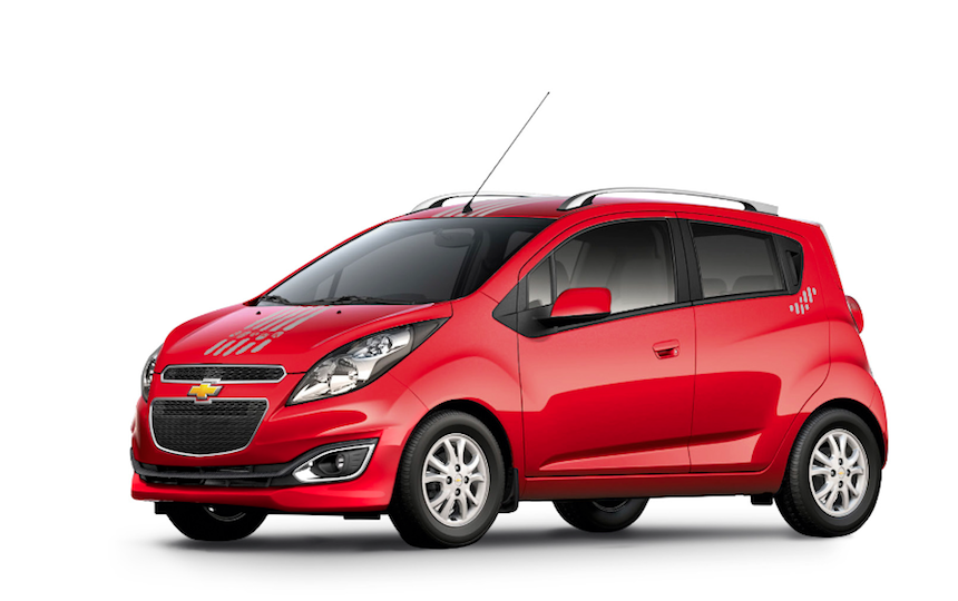 Легенды спарка. Spark 2009-2015. Chevrolet Spark с боку. Chevrolet Spark 42443646. Шевроле Спарк на белом фоне.